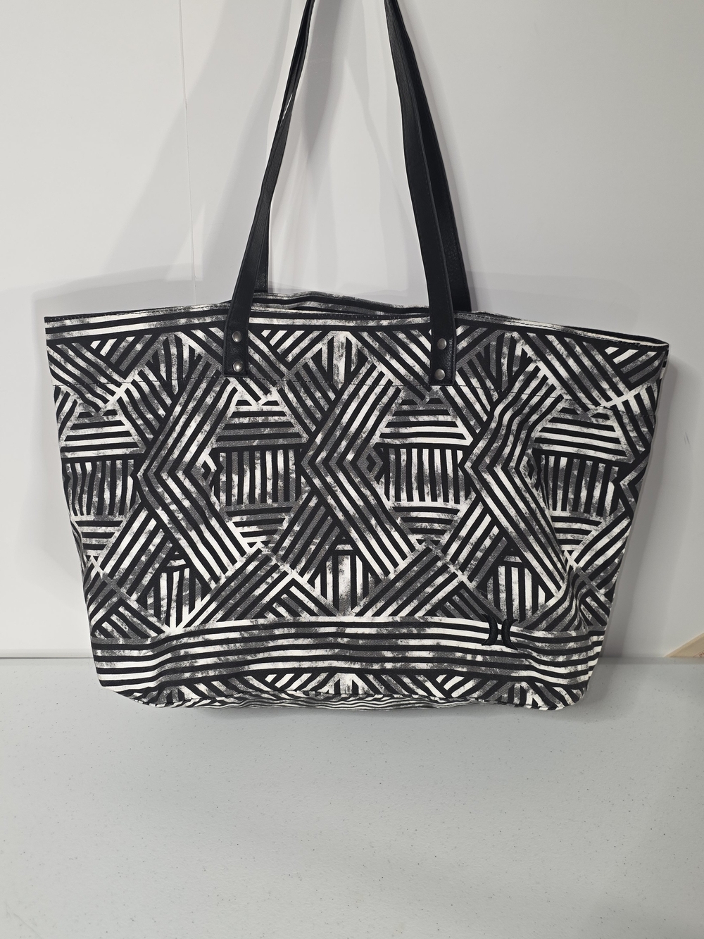 Hurley Juniors Tomboy Tote Black White Geometric Shoulder Bag beach Bag Canvas - Picture 5 of 16